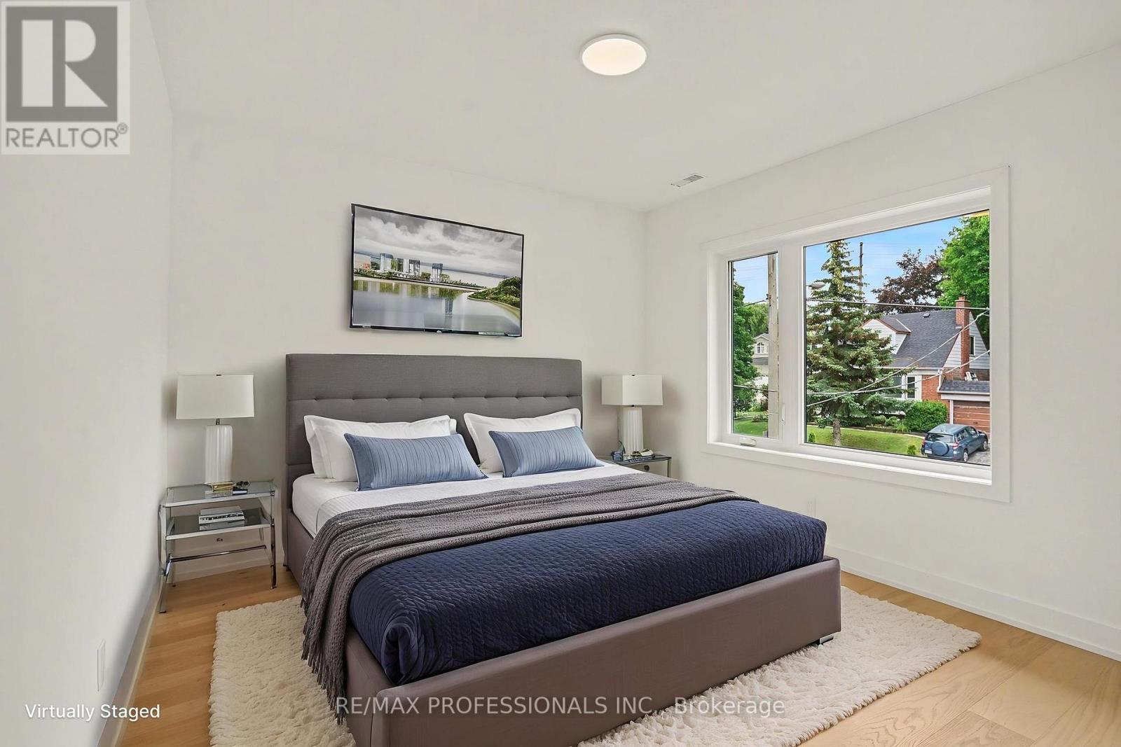 14 KENTROYAL DRIVE - 16