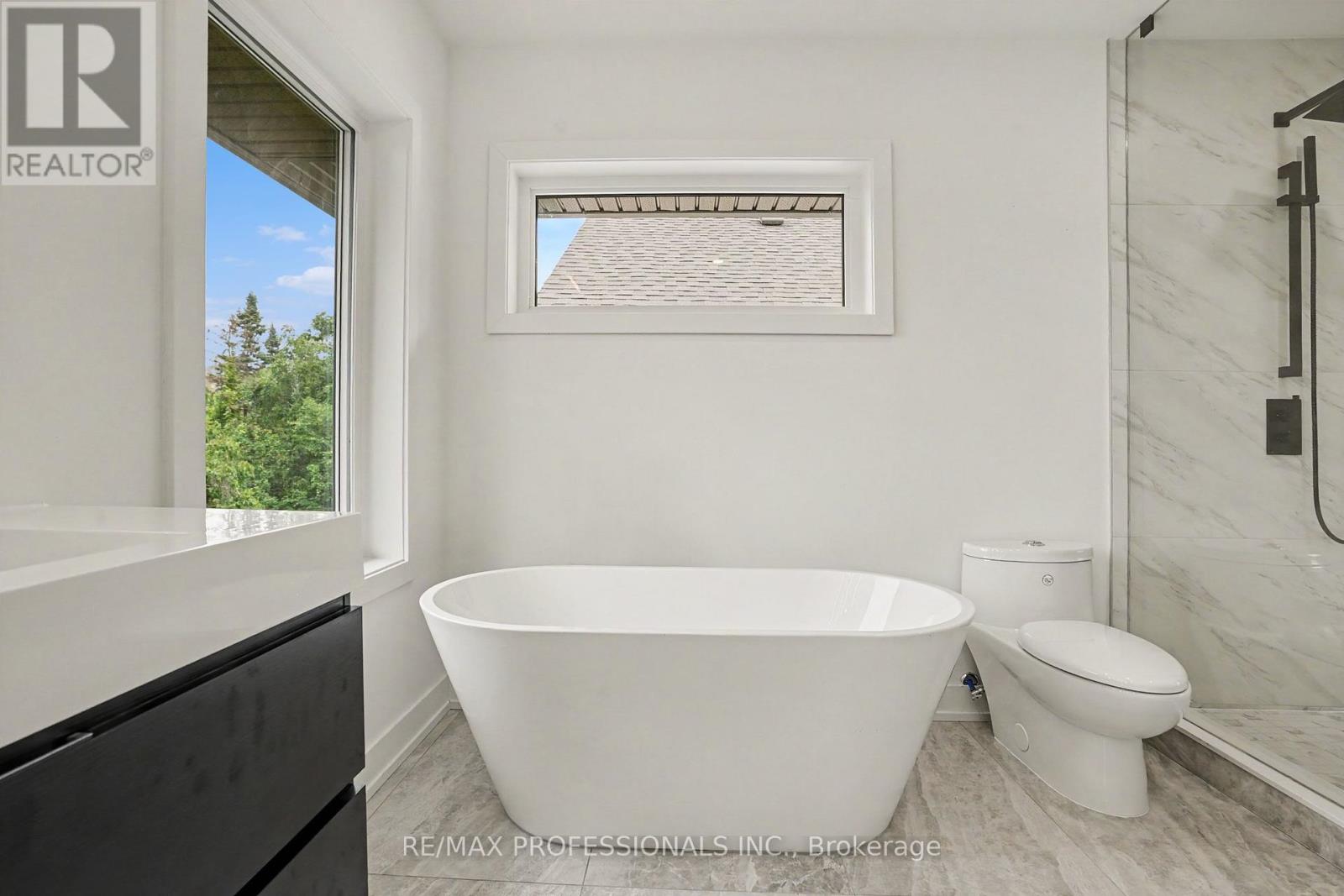14 KENTROYAL DRIVE - 21