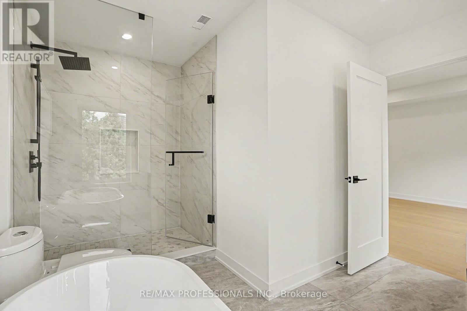 14 KENTROYAL DRIVE - 22