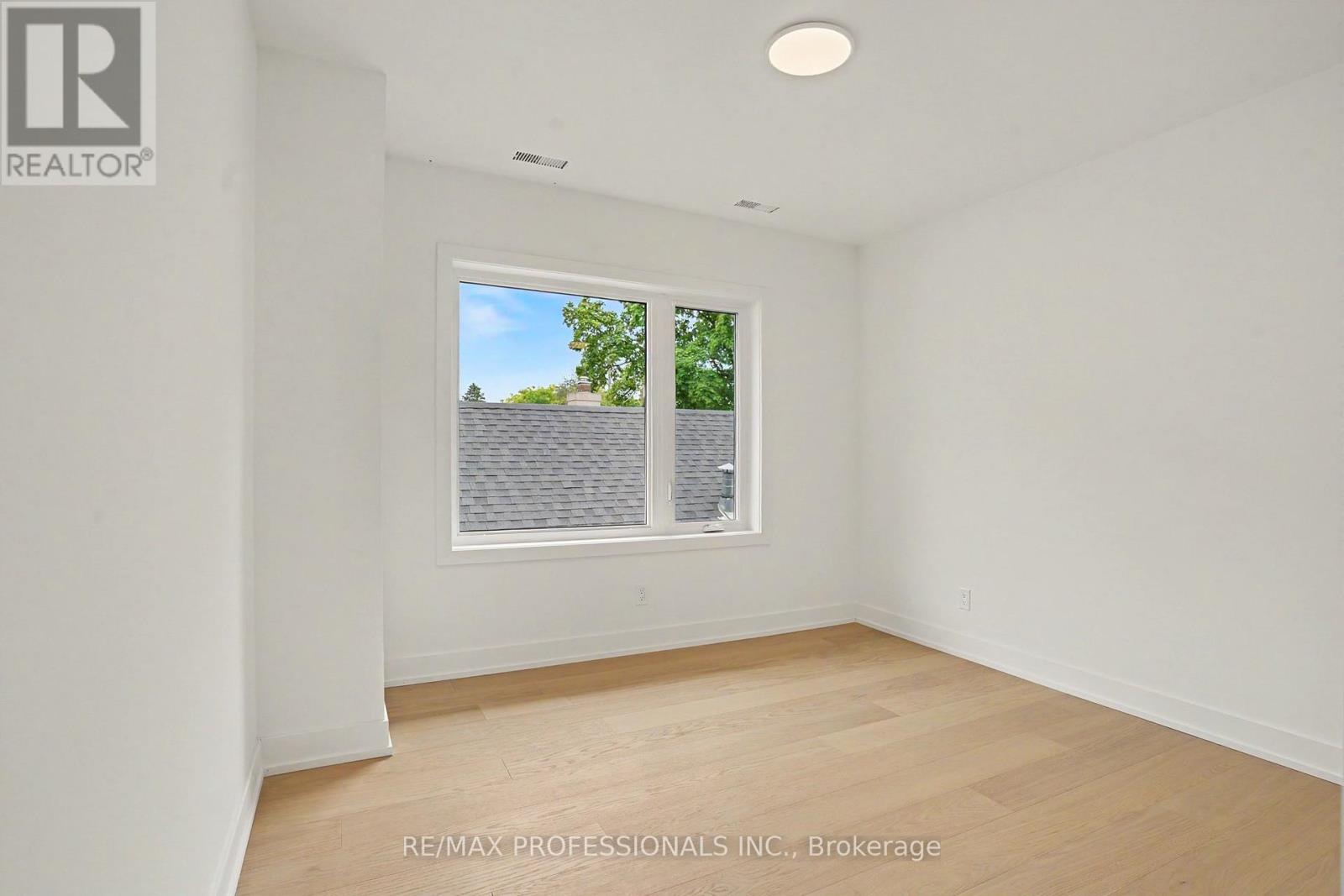 14 KENTROYAL DRIVE - 23