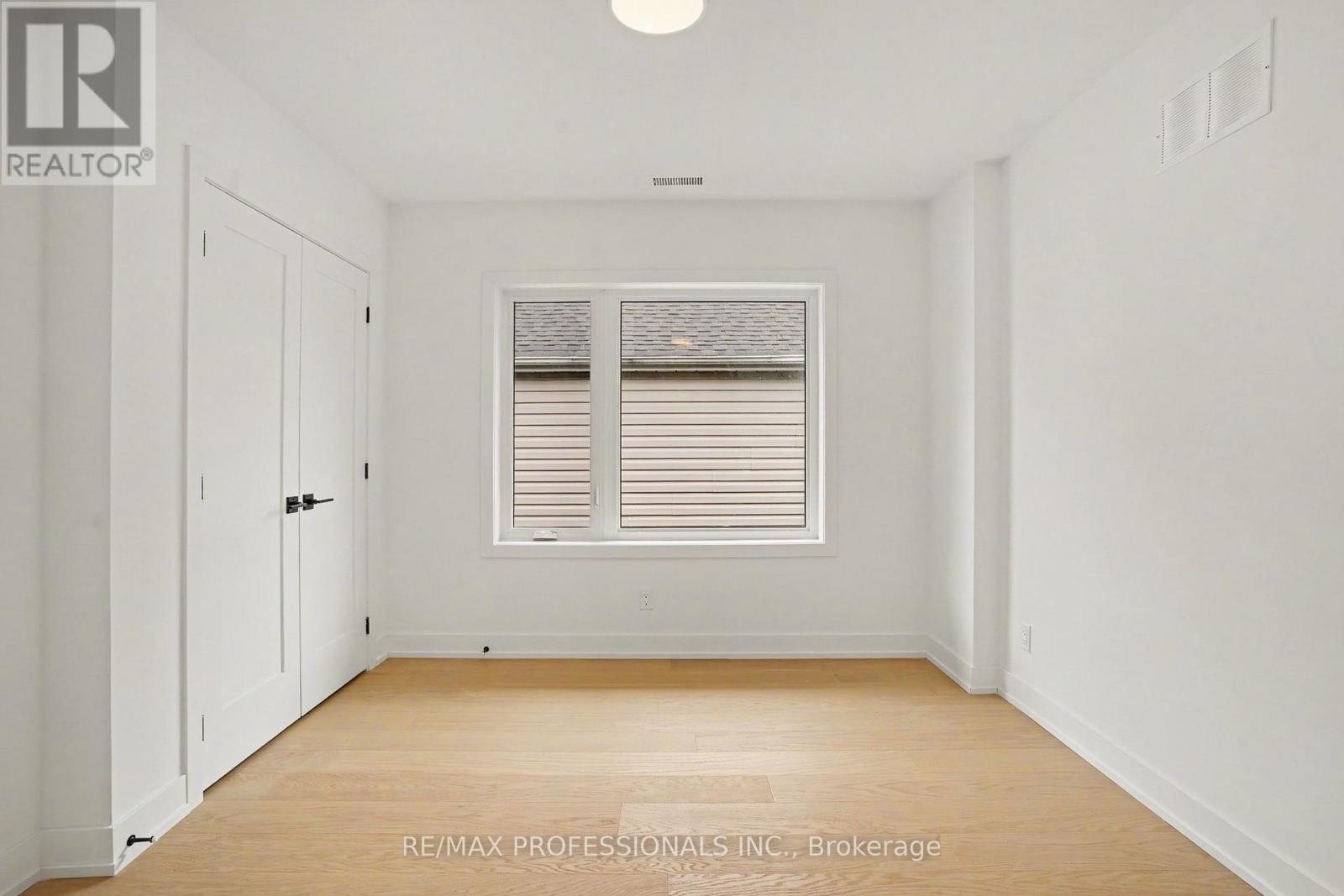 14 KENTROYAL DRIVE - 24