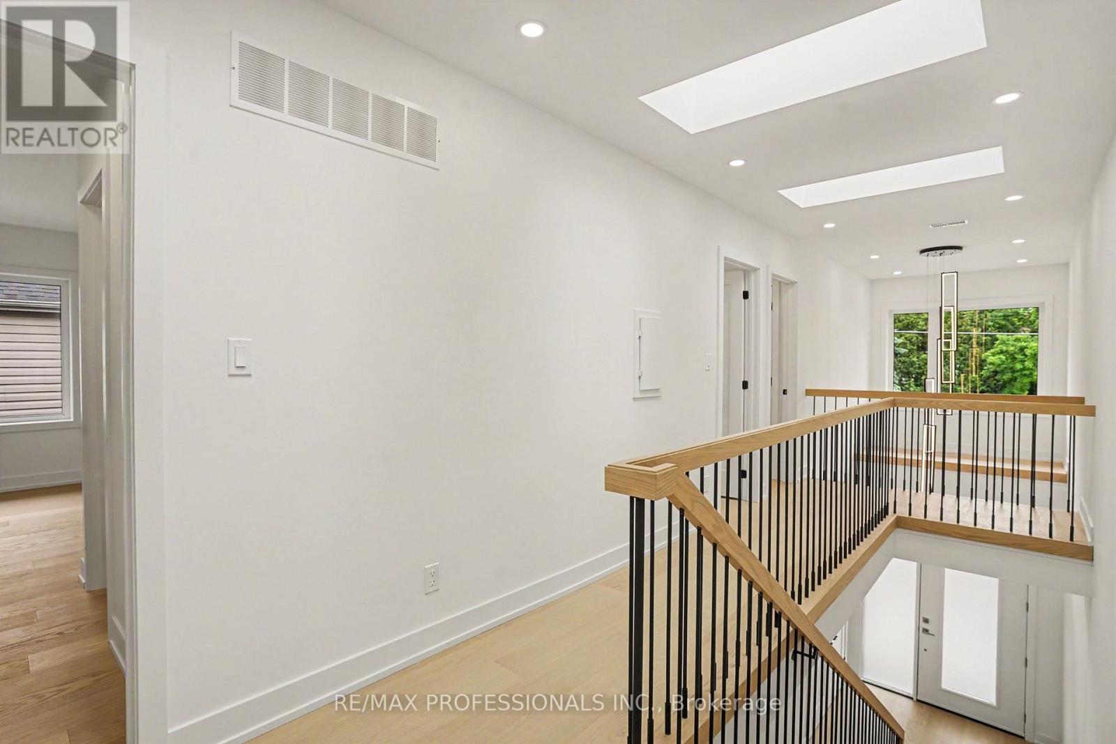 14 KENTROYAL DRIVE - 26