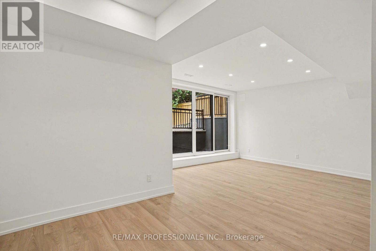 14 KENTROYAL DRIVE - 34