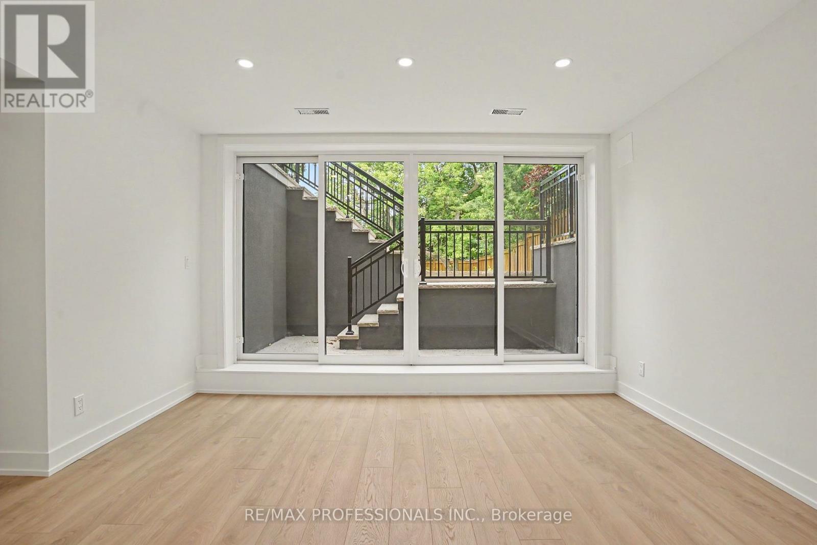 14 KENTROYAL DRIVE - 36