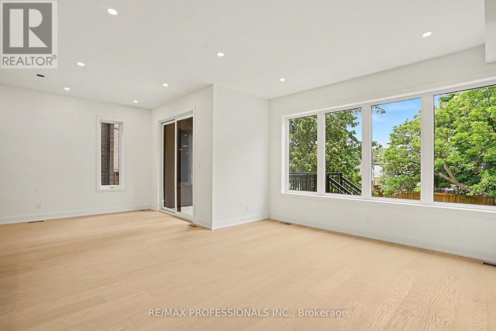 14 KENTROYAL DRIVE - 7