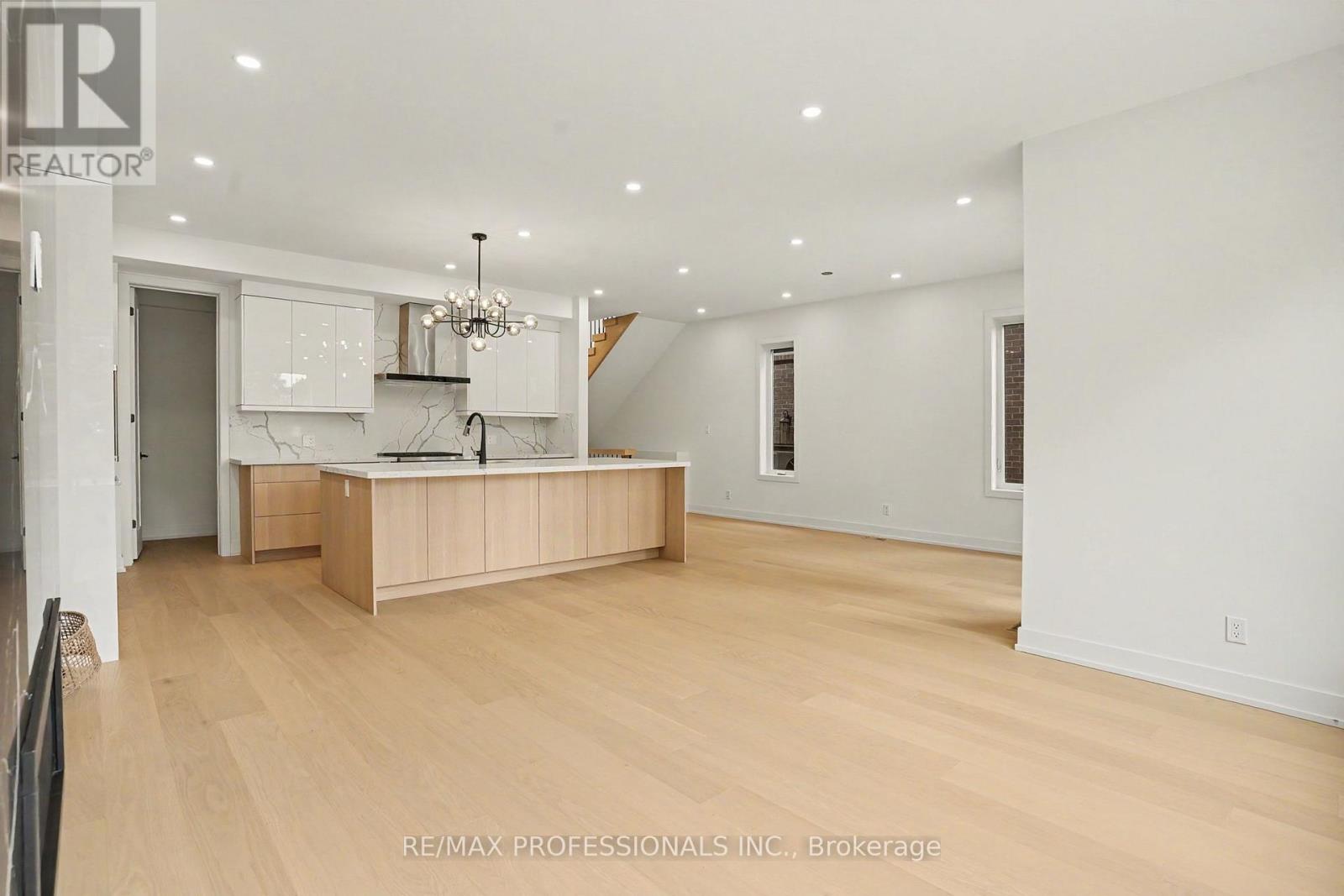 14 KENTROYAL DRIVE - 8
