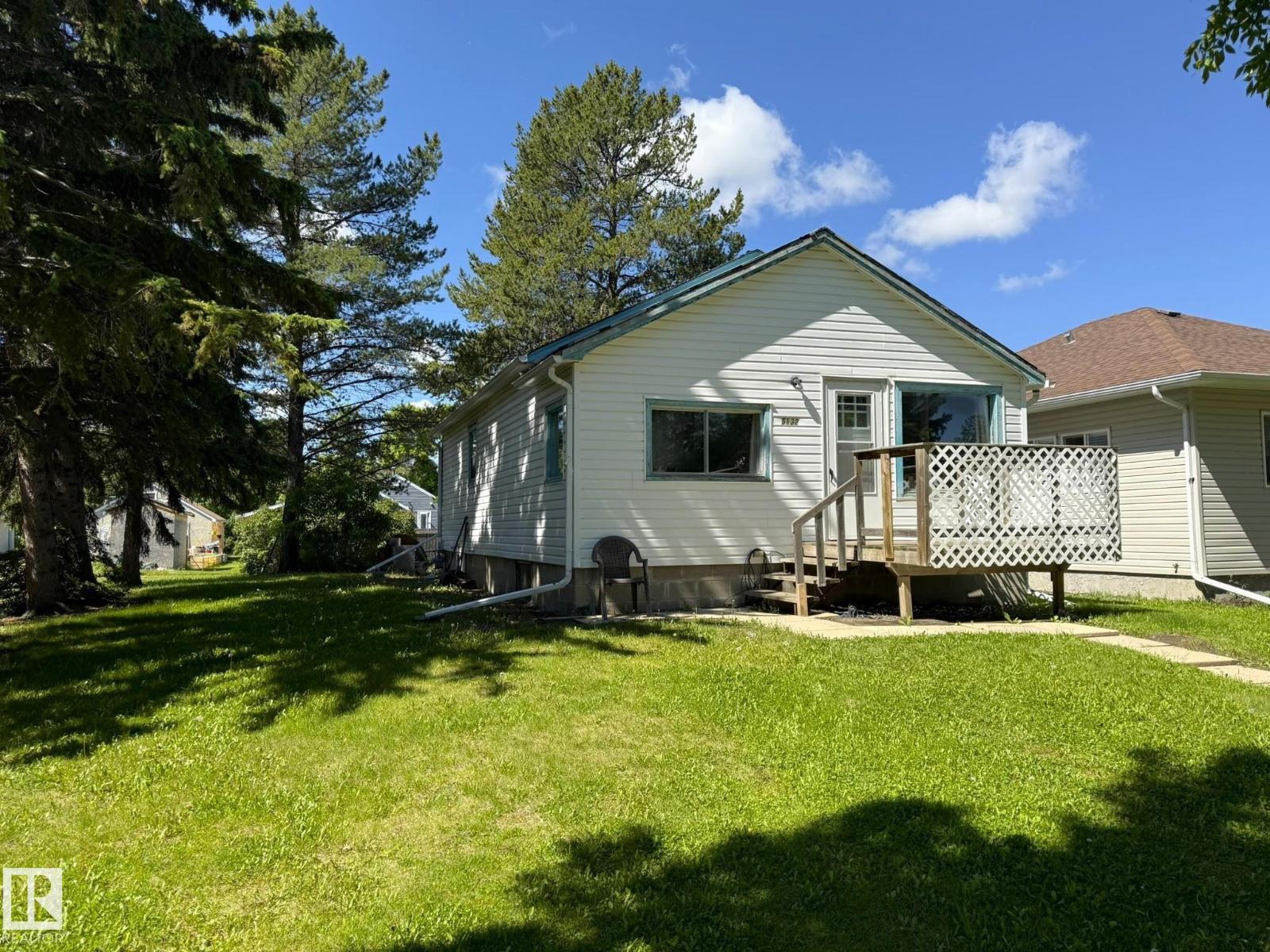 5132 52 ST - 20