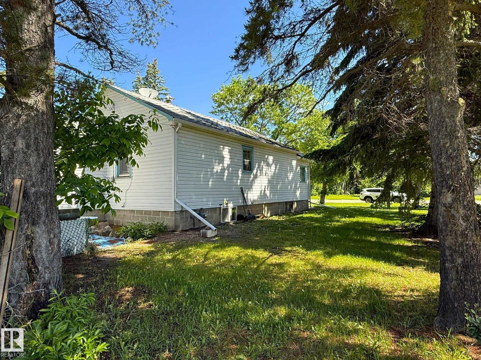 5132 52 ST - 19