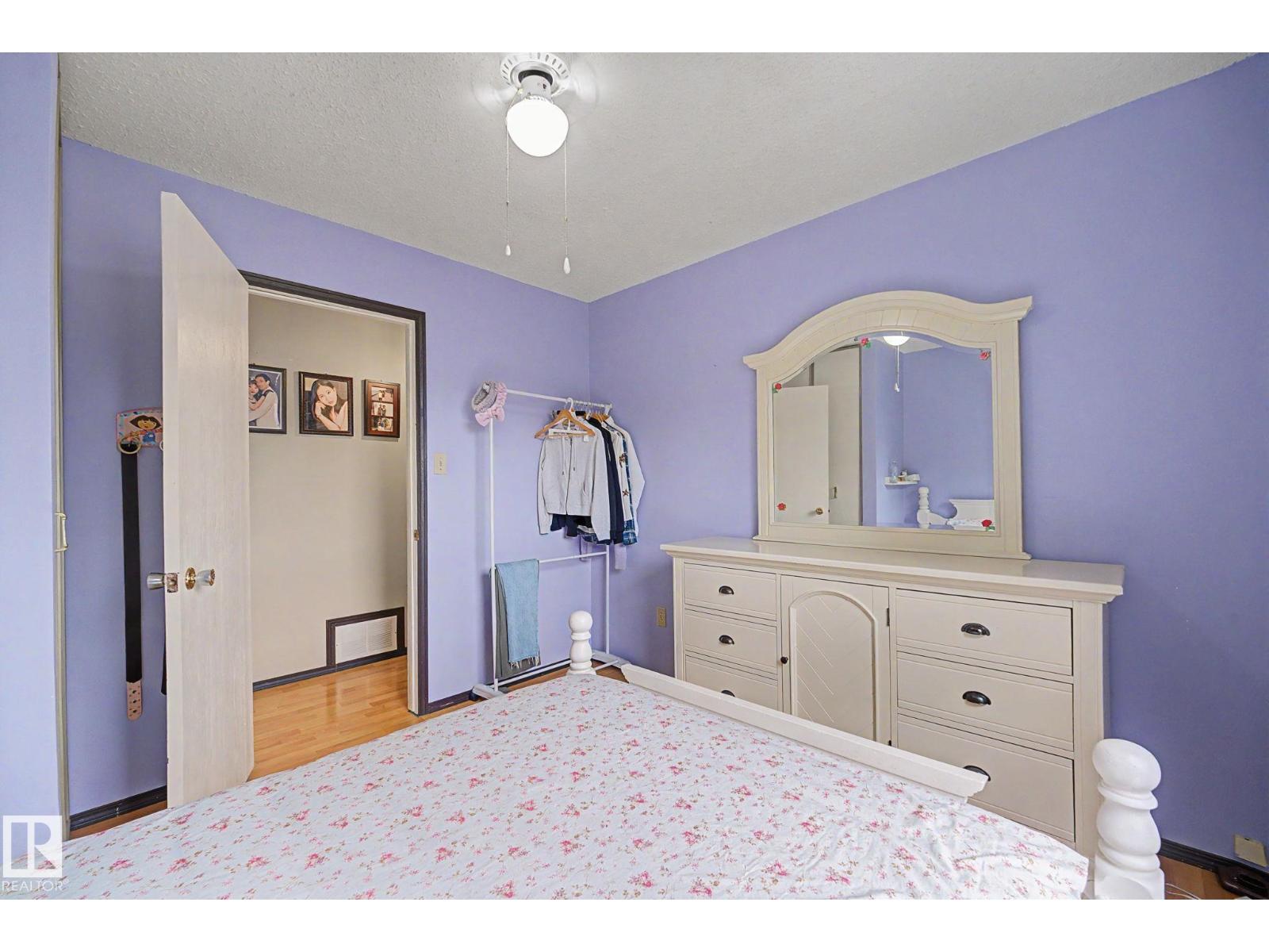 10242 161 ST NW - 21