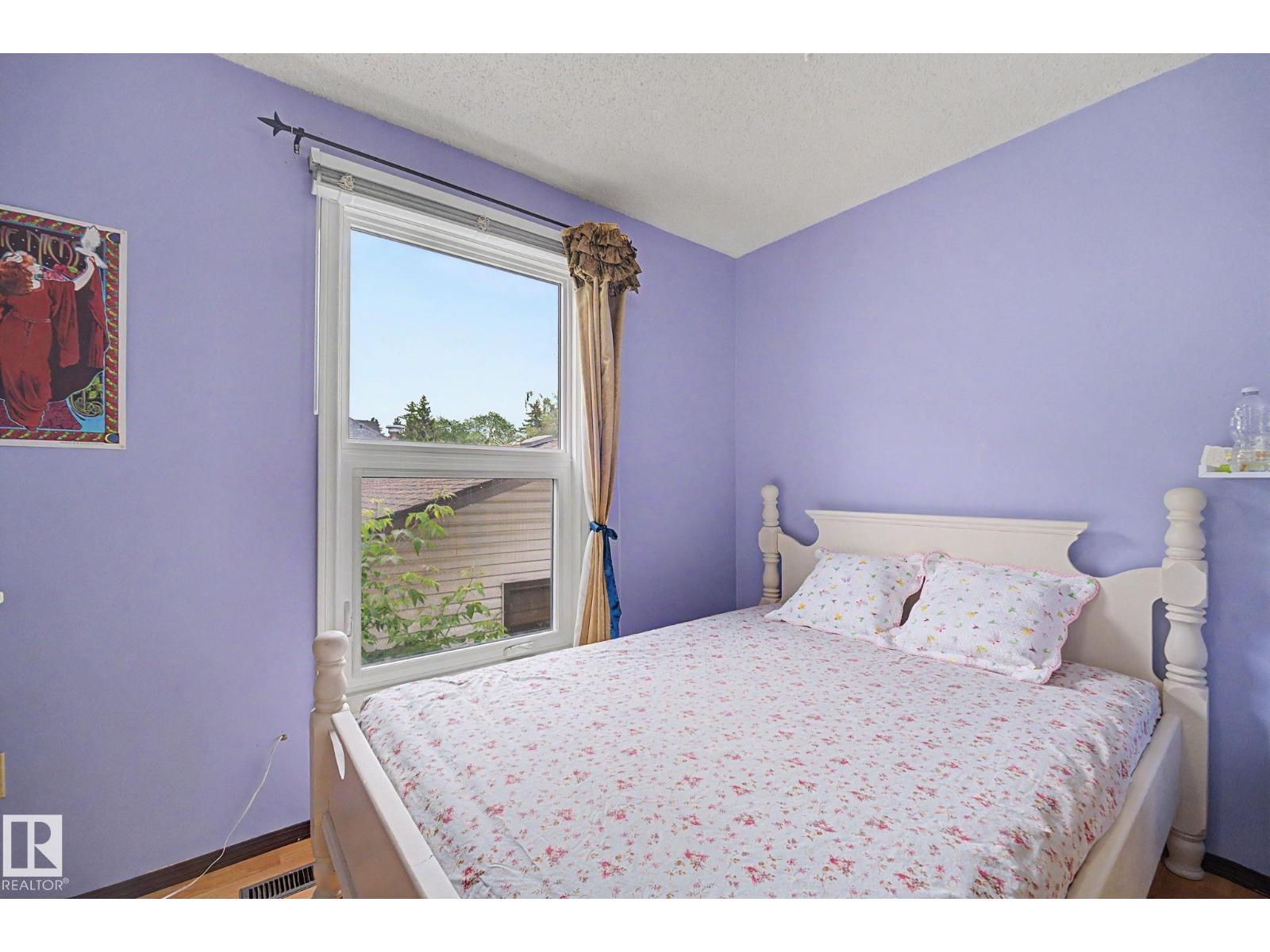 10242 161 ST NW - 22