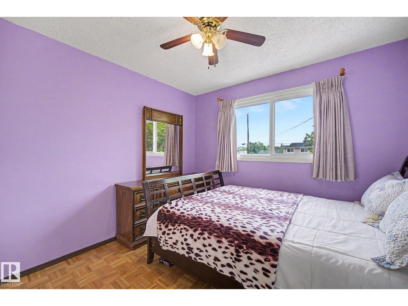 10242 161 ST NW - 25