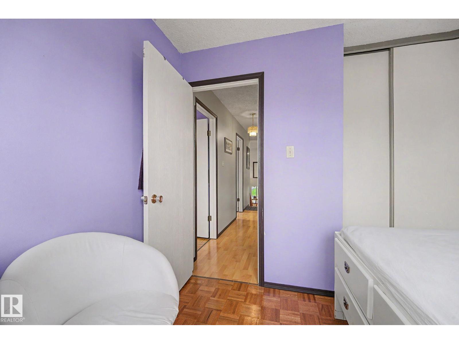 10242 161 ST NW - 29