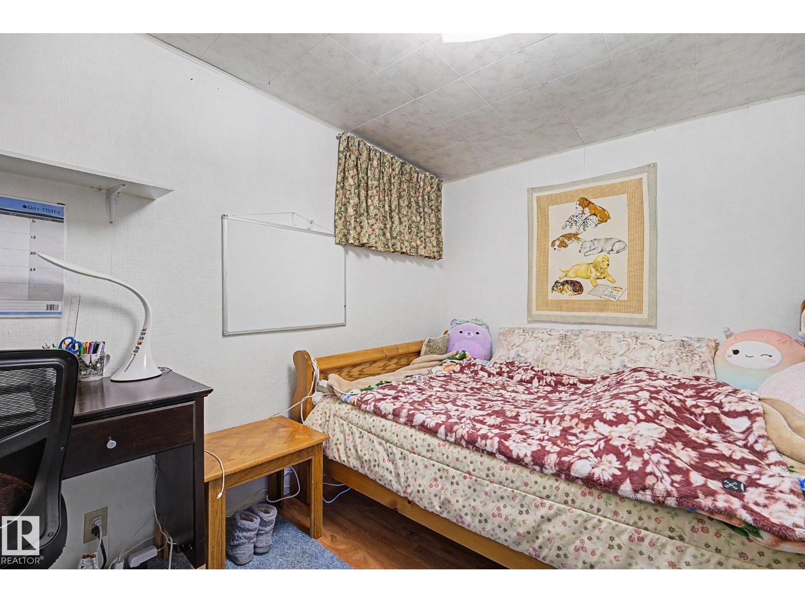 10242 161 ST NW - 35