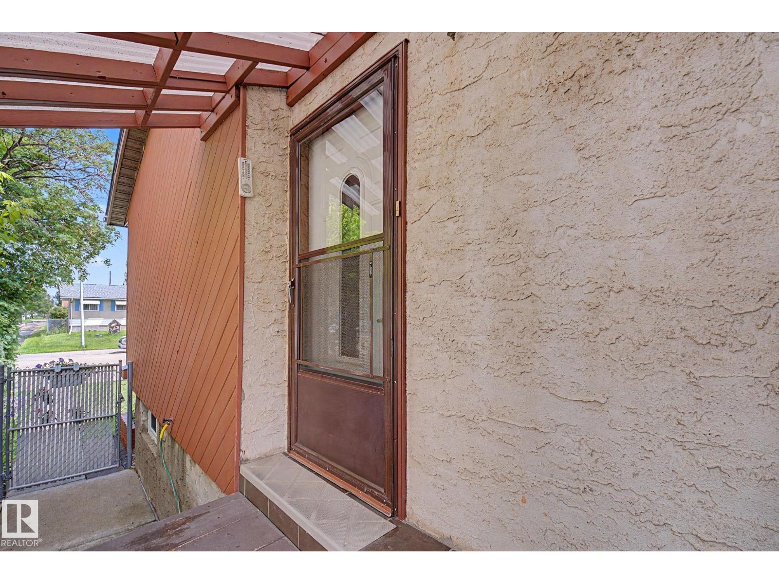 10242 161 ST NW - 6