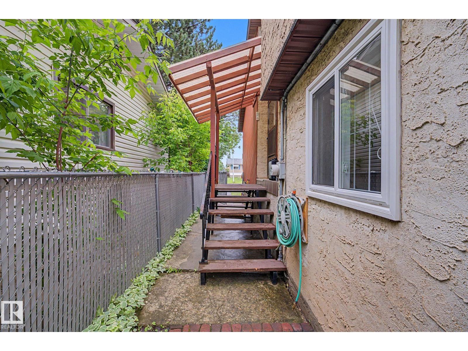 10242 161 ST NW - 44