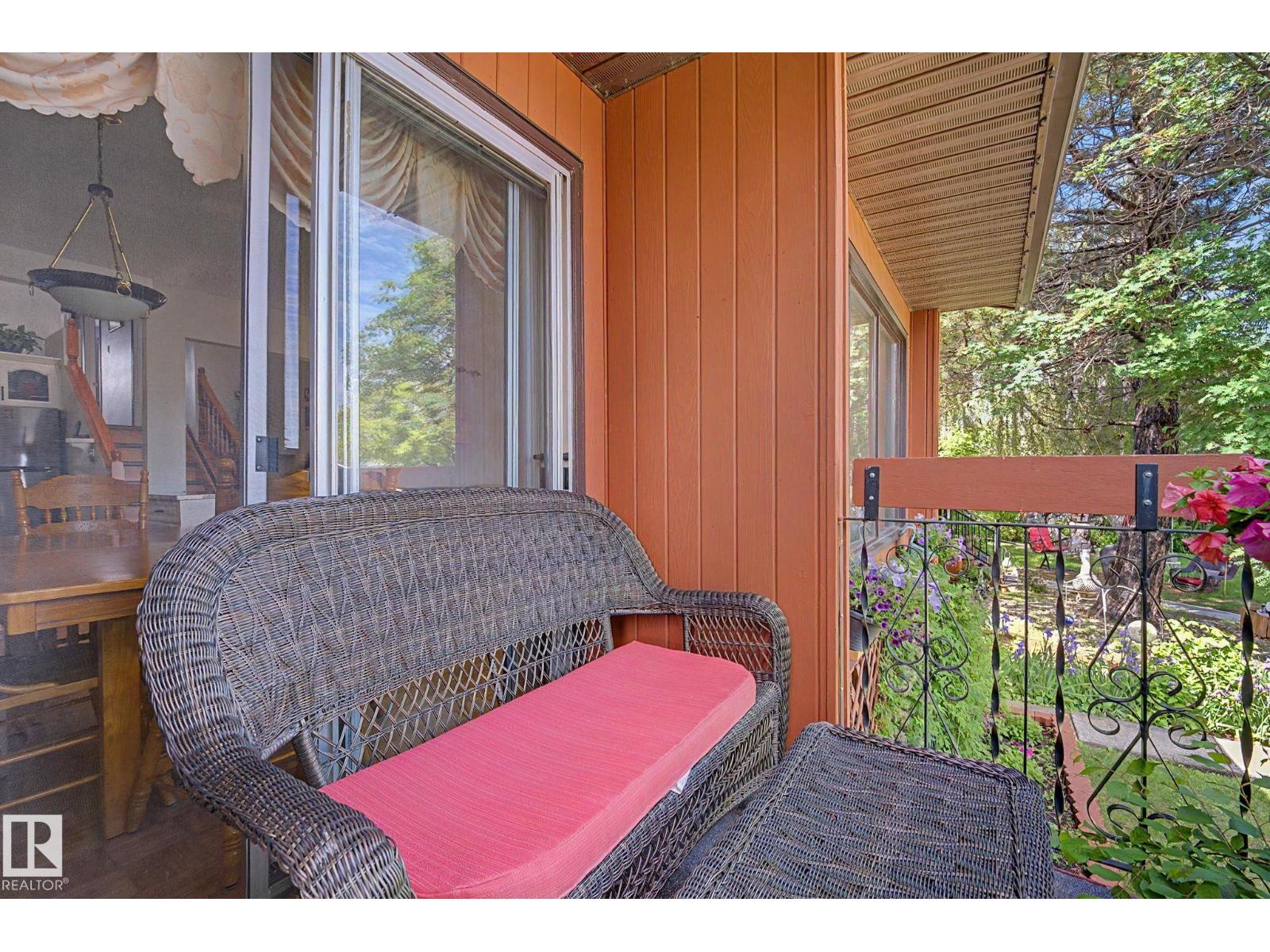 10242 161 ST NW - 39