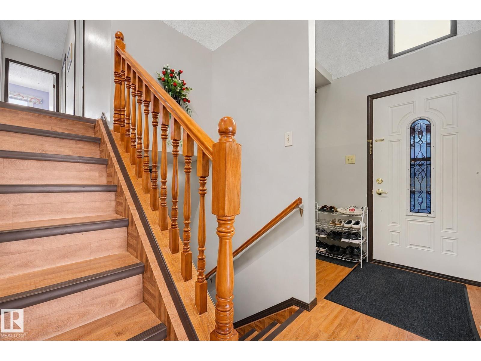 10242 161 ST NW - 8