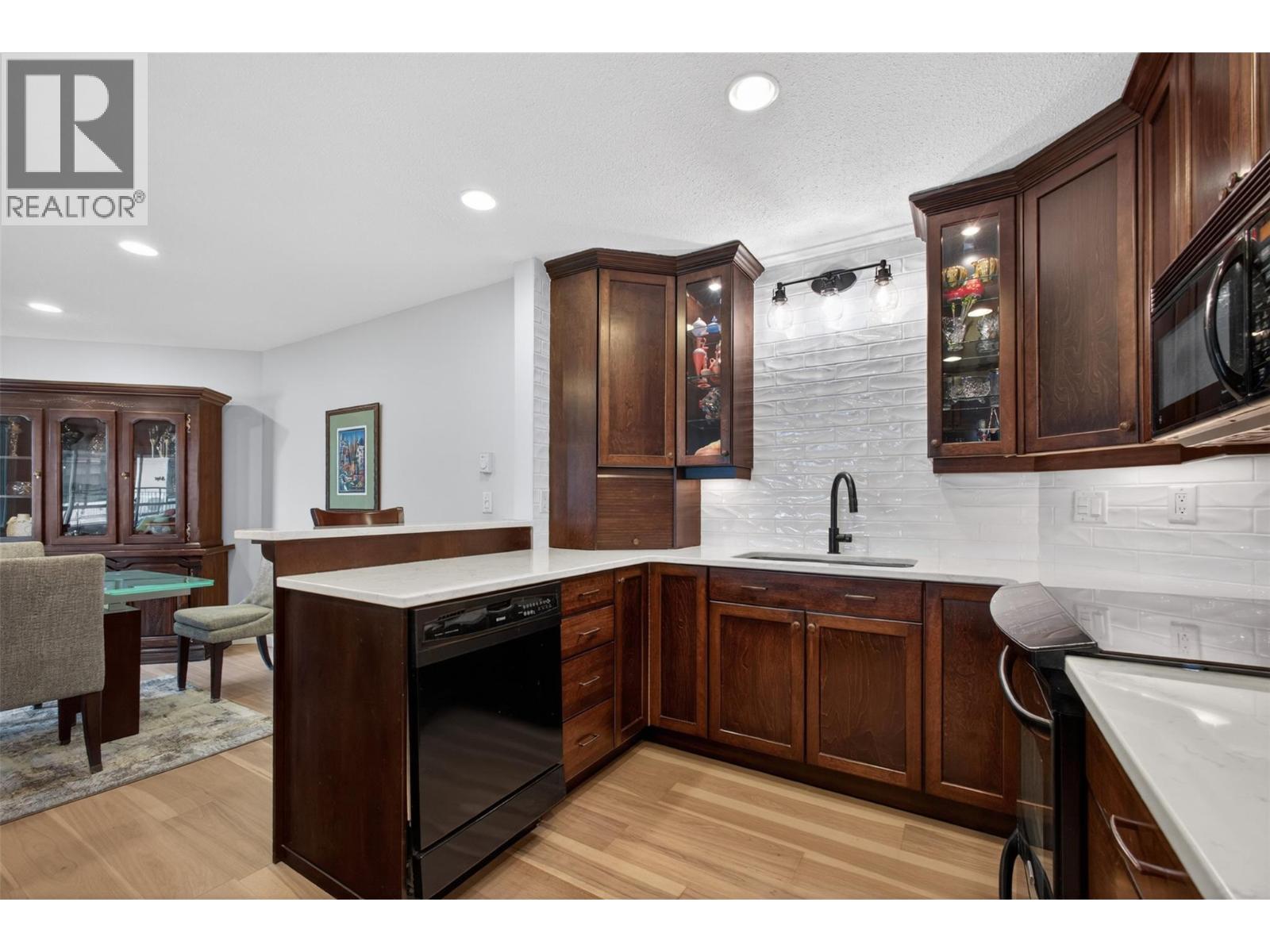 #306 1534 Lawrence Avenue - 3