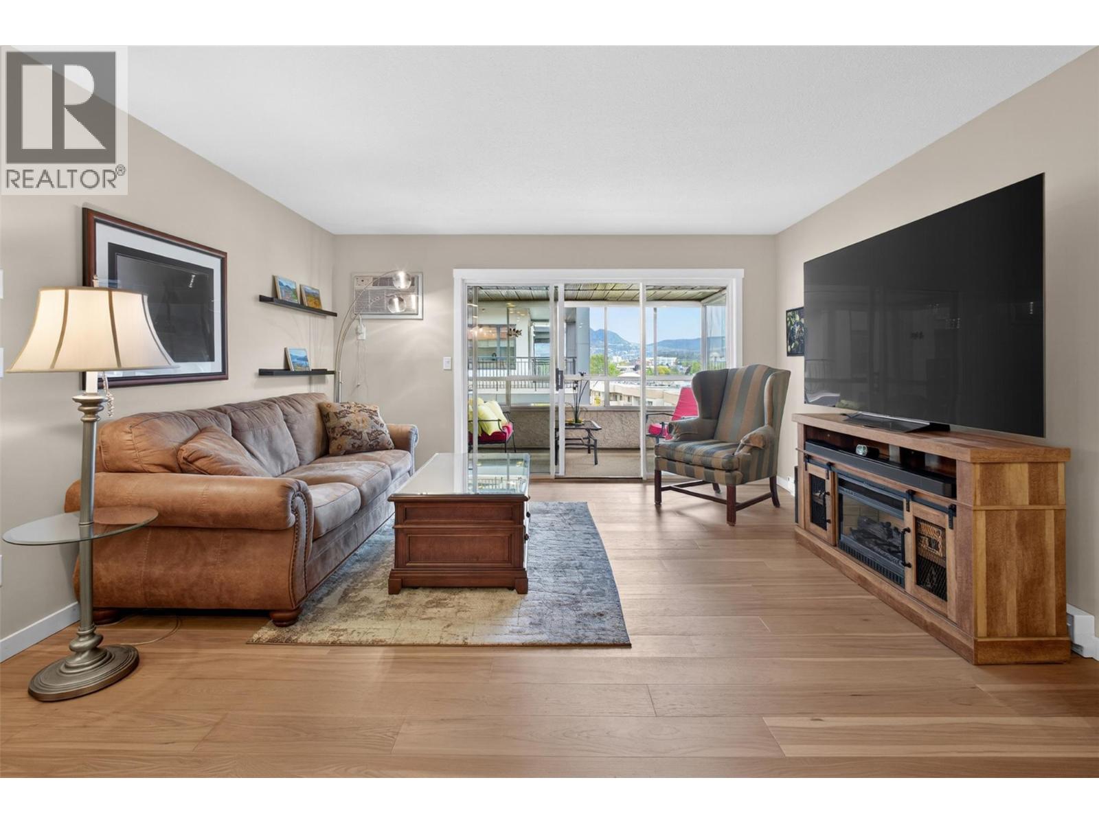 #306 1534 Lawrence Avenue - 8