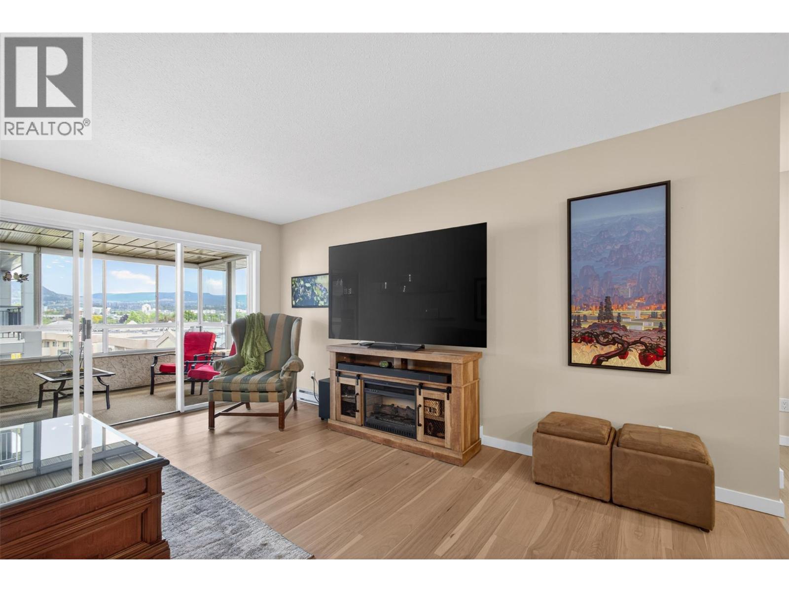 #306 1534 Lawrence Avenue - 9