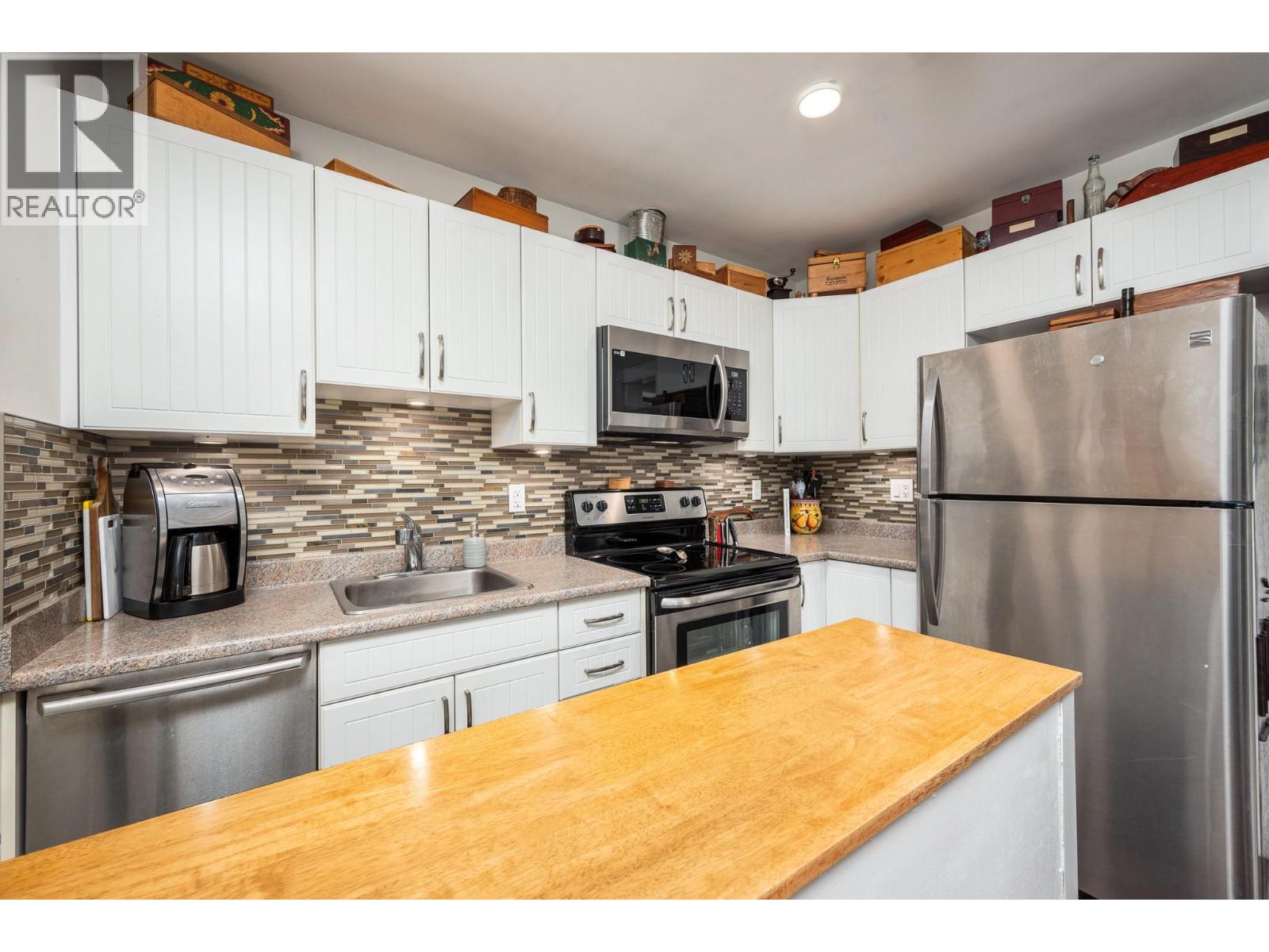 3000 22 Street - 53