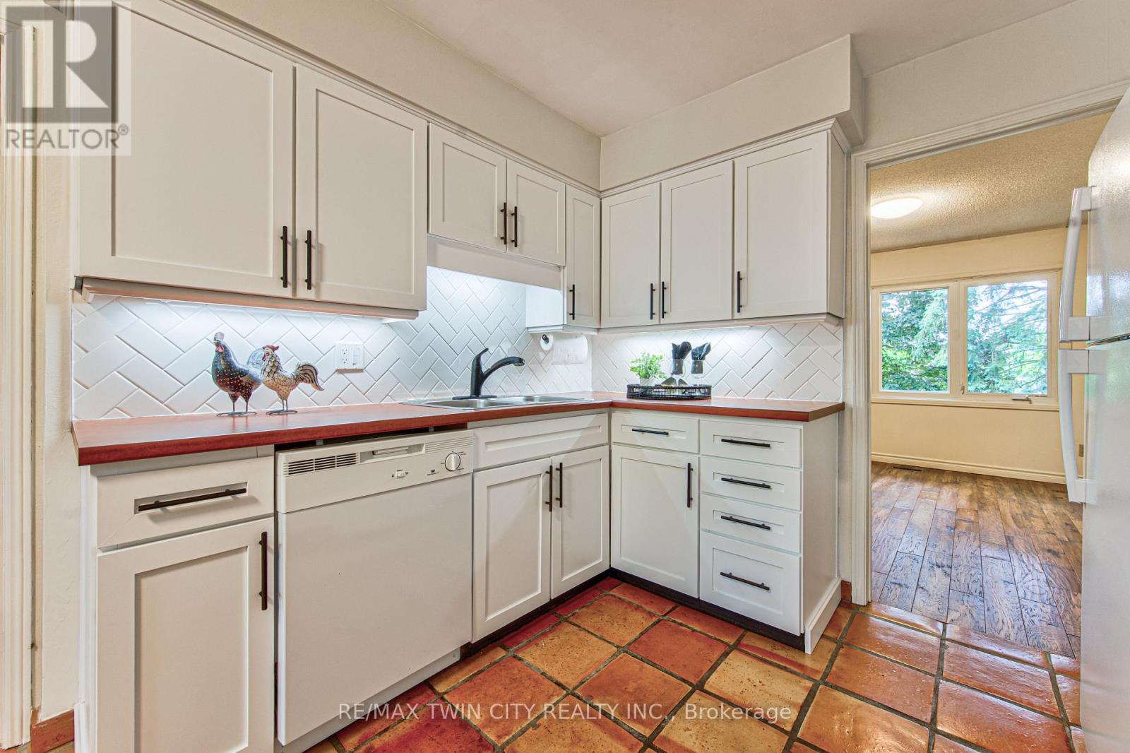 #13 206 CANDLEWOOD CRESCENT - 17