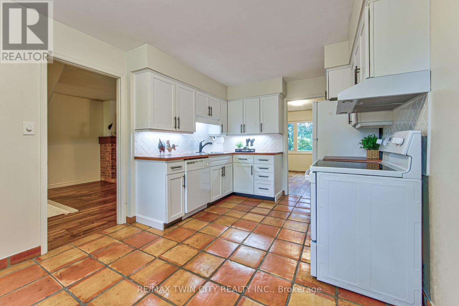 #13 206 CANDLEWOOD CRESCENT - 20
