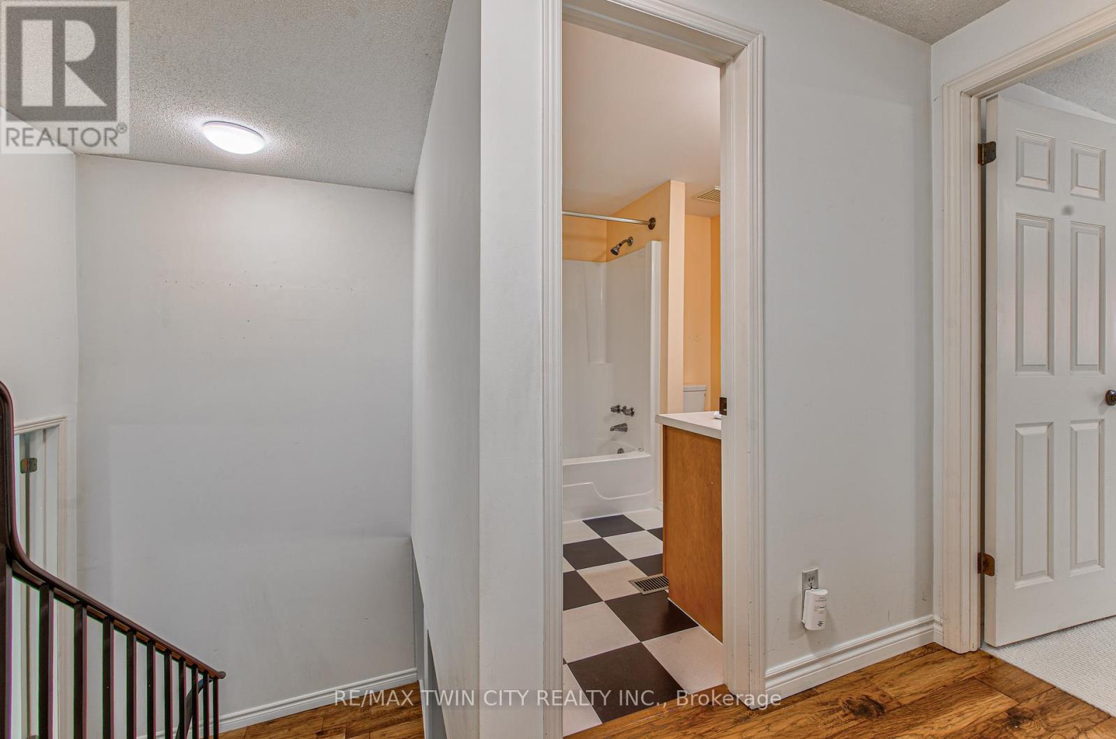 #13 206 CANDLEWOOD CRESCENT - 23