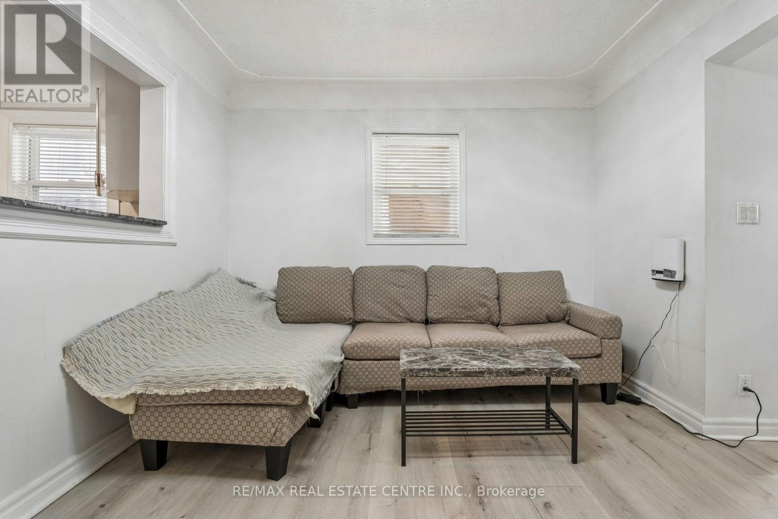 43 WHITFIELD AVENUE - 14