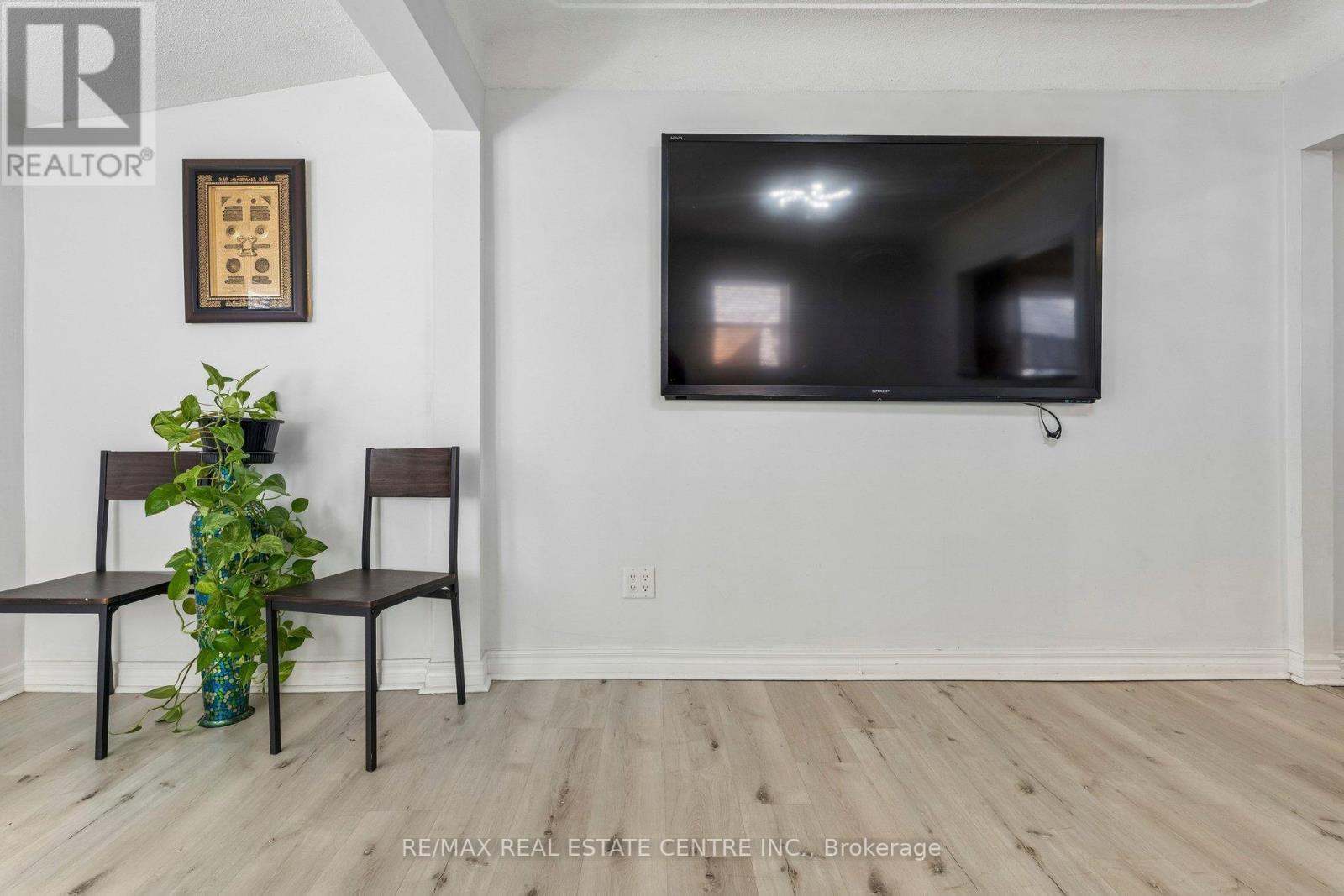 43 WHITFIELD AVENUE - 20
