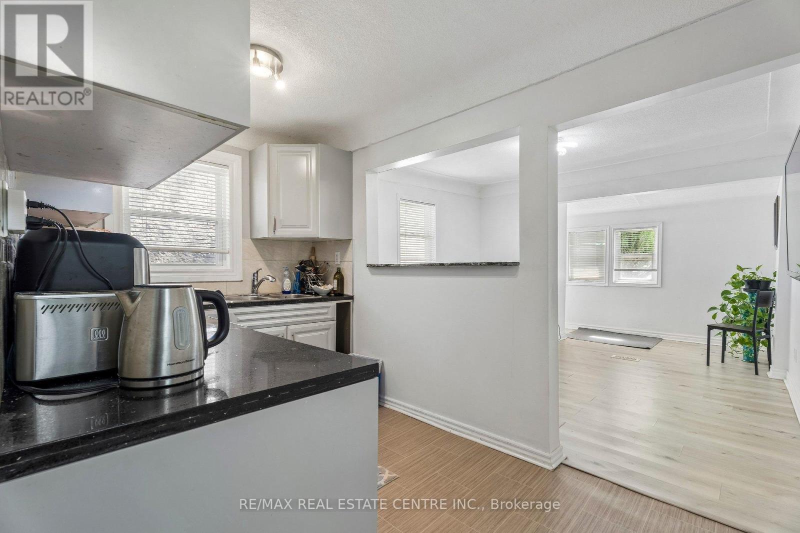 43 WHITFIELD AVENUE - 23