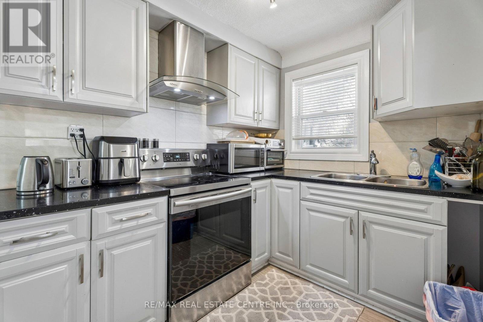 43 WHITFIELD AVENUE - 24