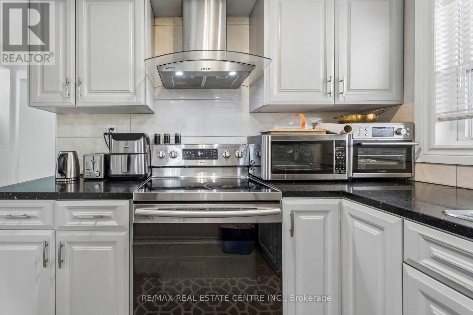 43 WHITFIELD AVENUE - 25