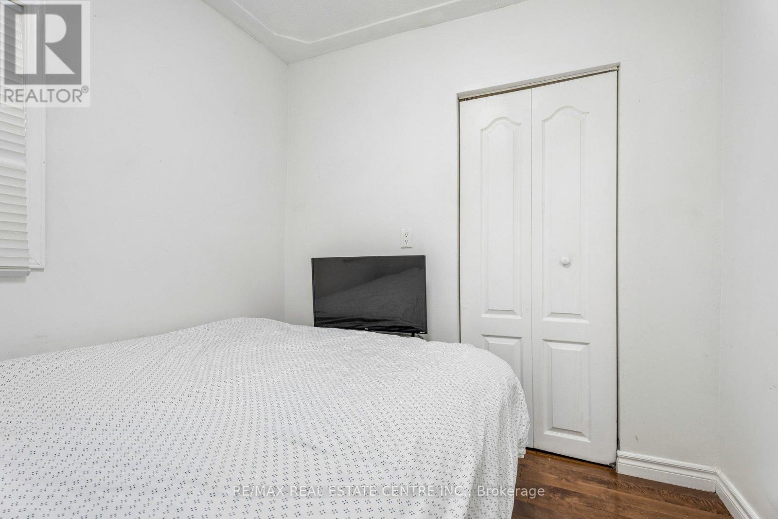 43 WHITFIELD AVENUE - 28
