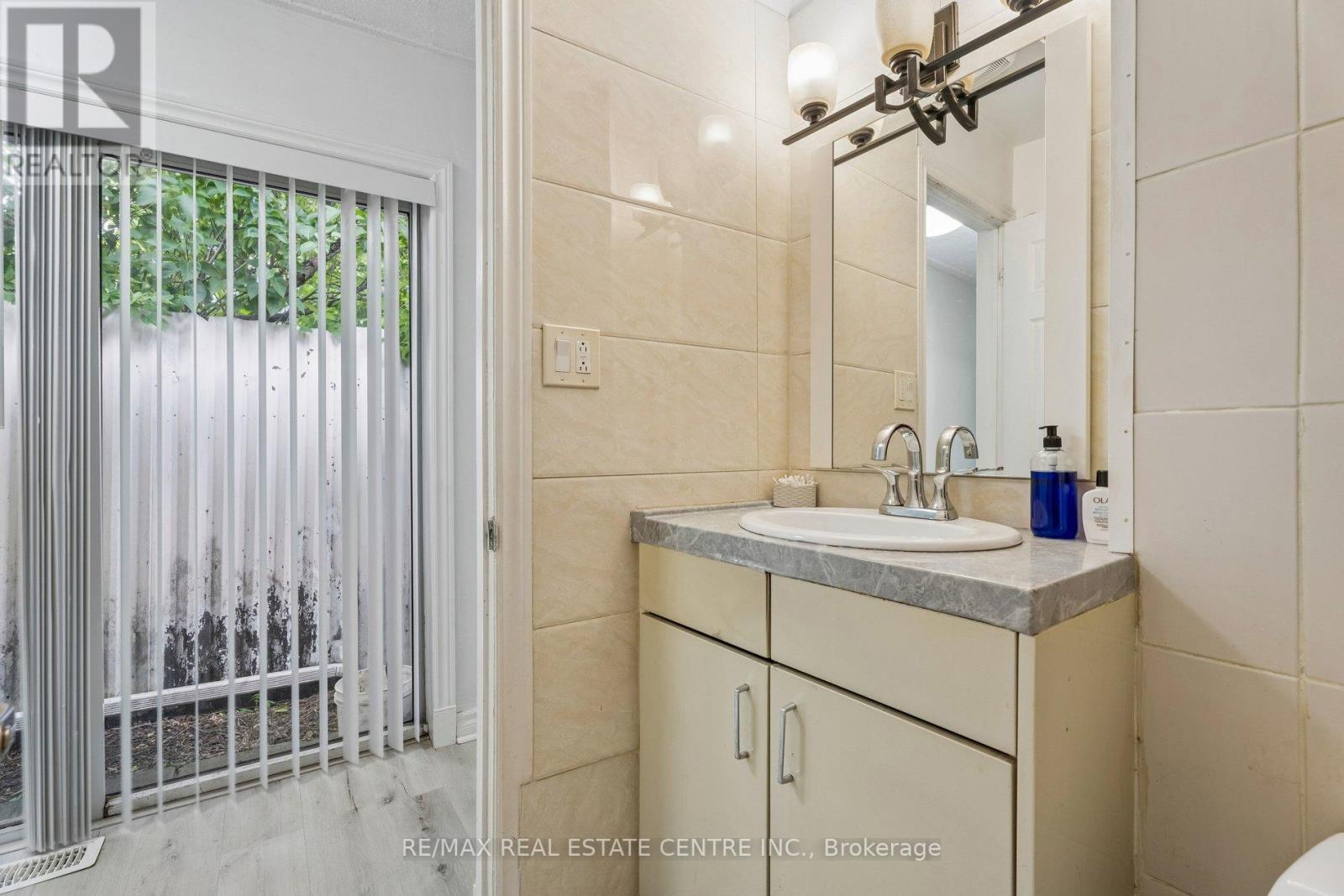 43 WHITFIELD AVENUE - 31