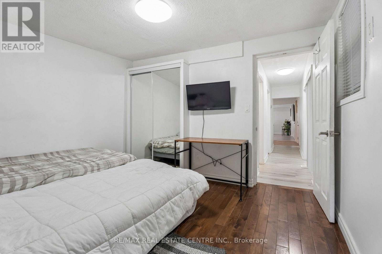 43 WHITFIELD AVENUE - 33