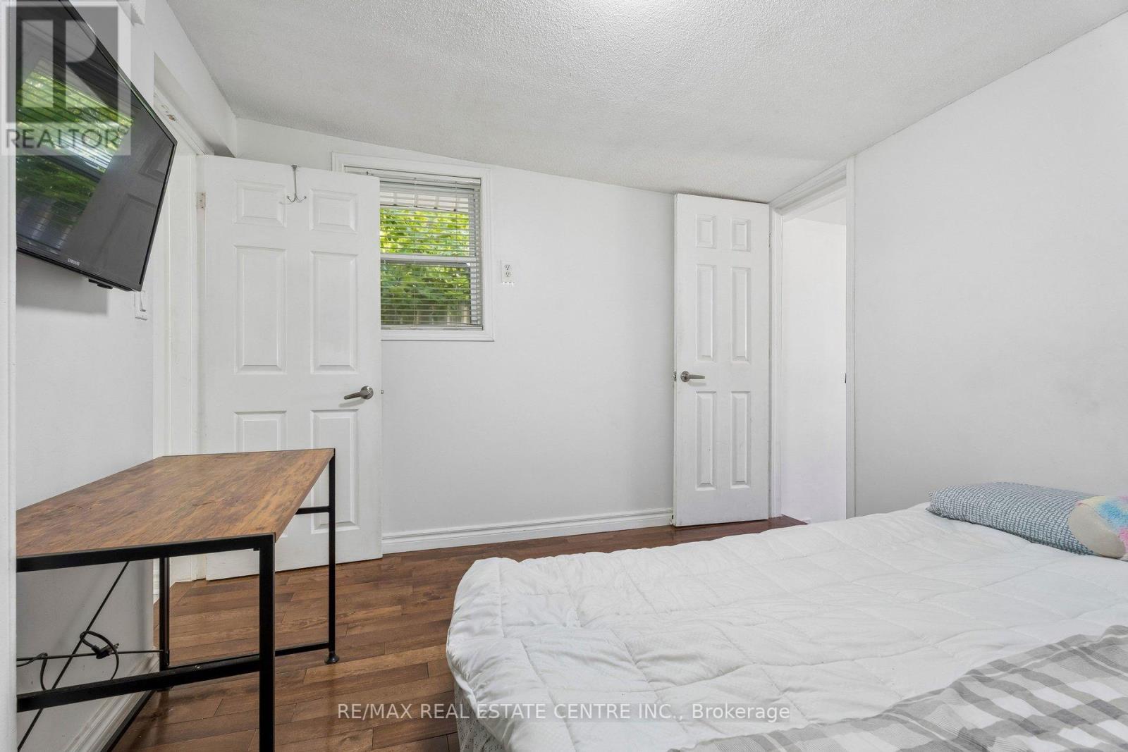 43 WHITFIELD AVENUE - 34