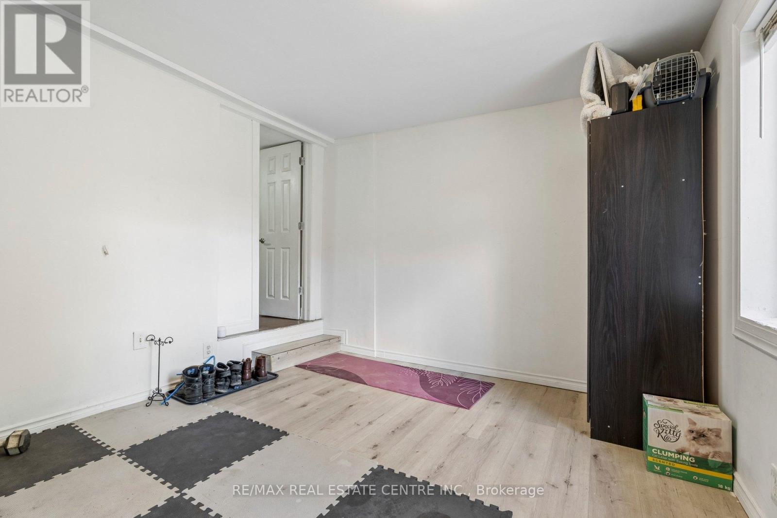 43 WHITFIELD AVENUE - 36