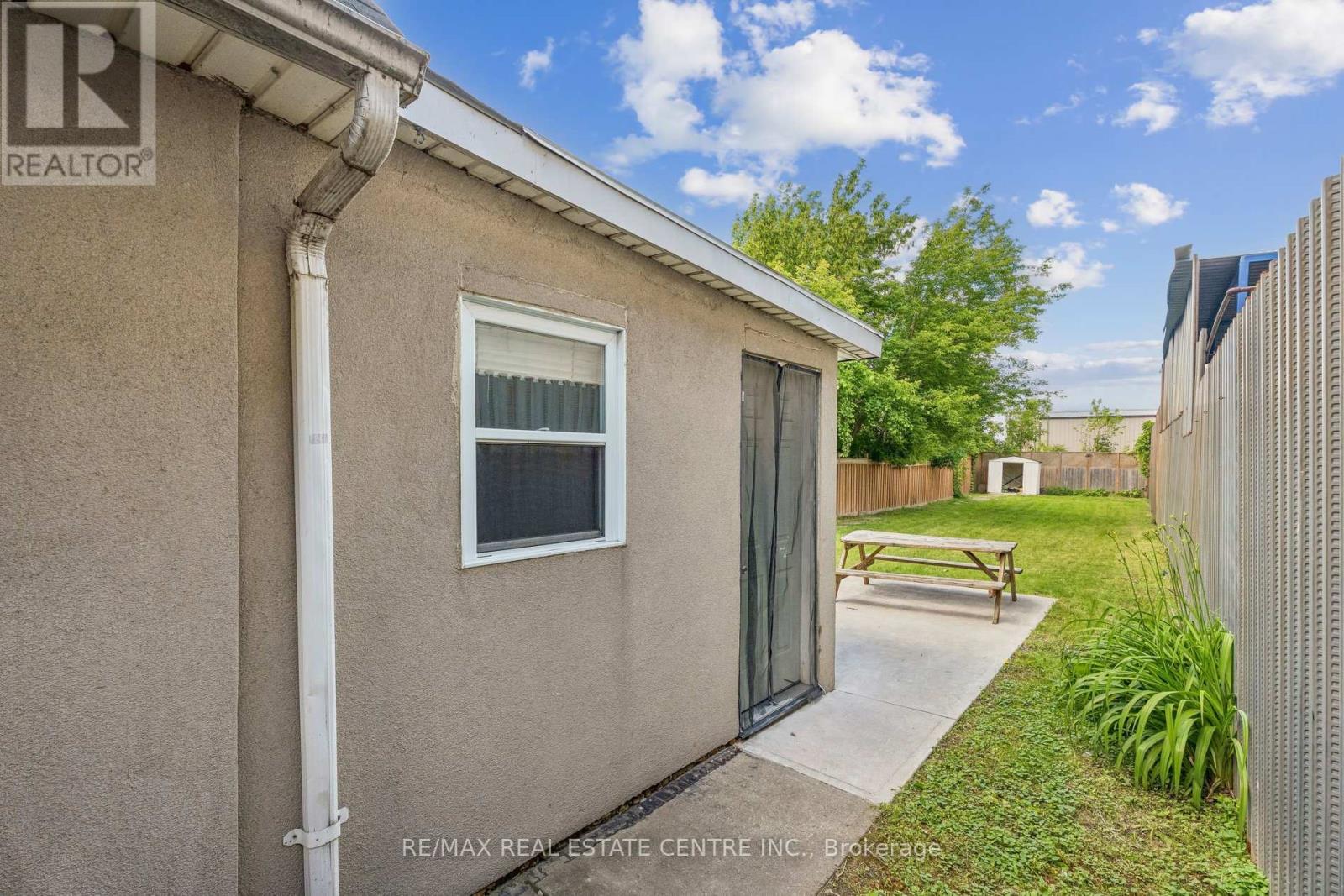 43 WHITFIELD AVENUE - 38