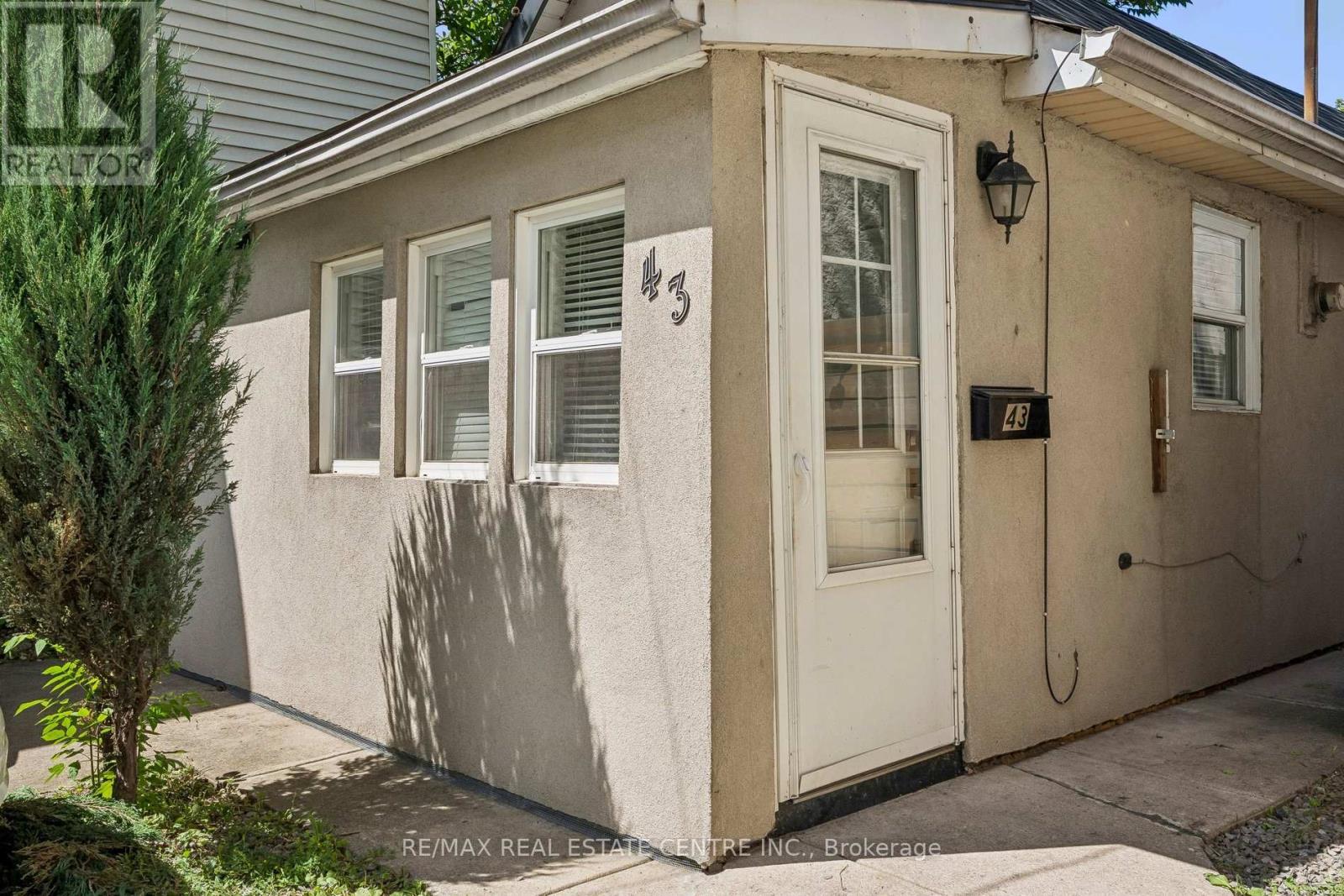 43 WHITFIELD AVENUE - 4