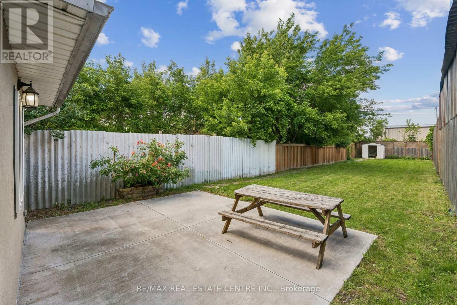 43 WHITFIELD AVENUE - 40
