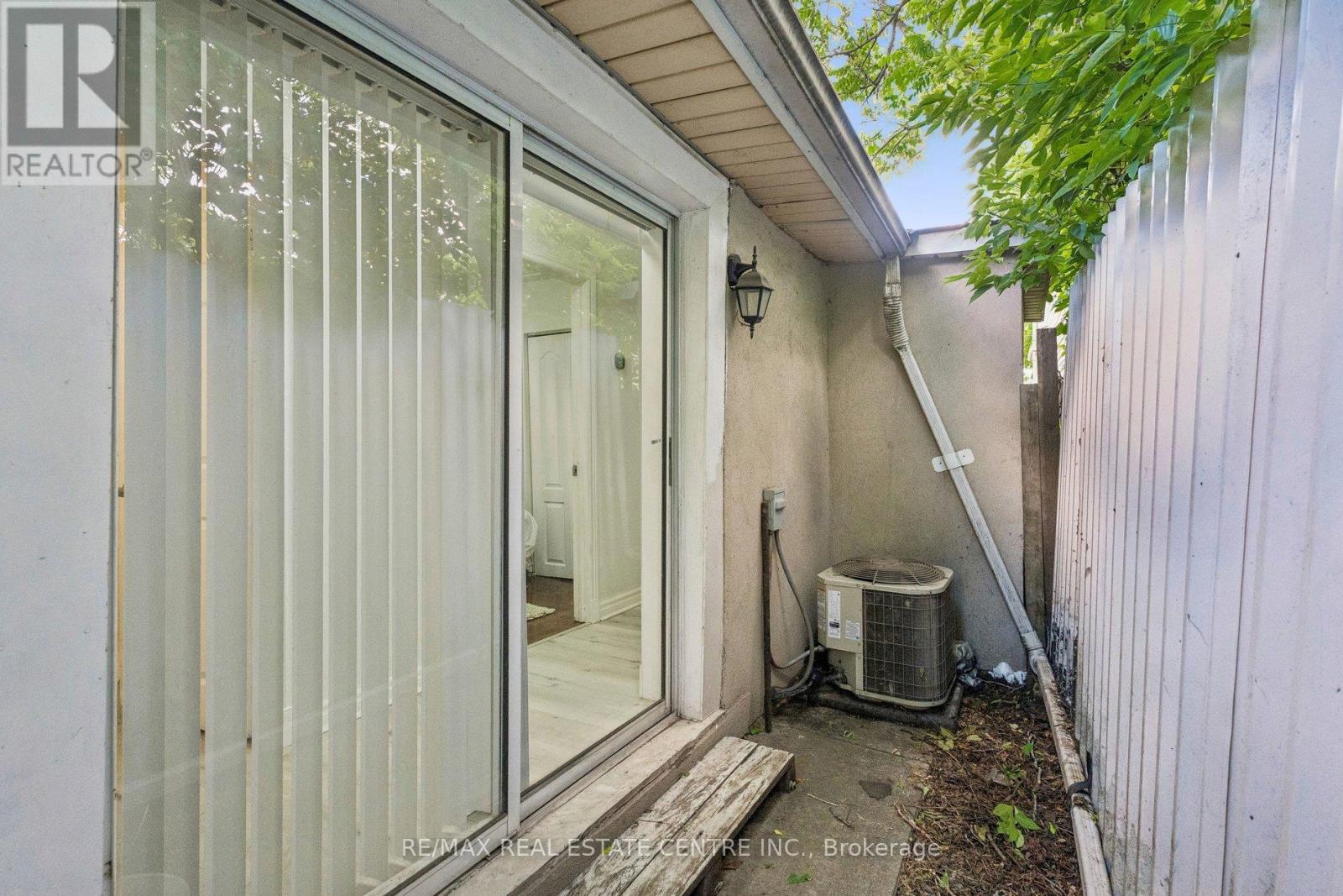 43 WHITFIELD AVENUE - 42