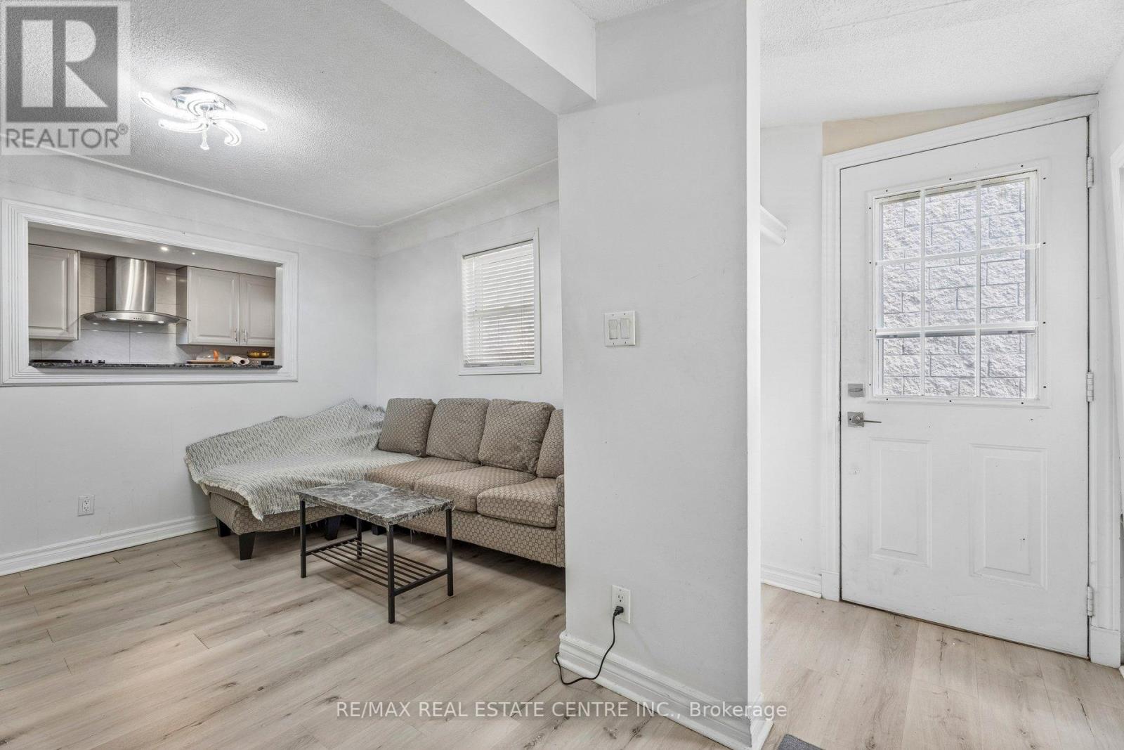 43 WHITFIELD AVENUE - 7