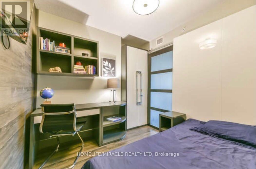 #N-808 330 PHILLIP STREET - 7