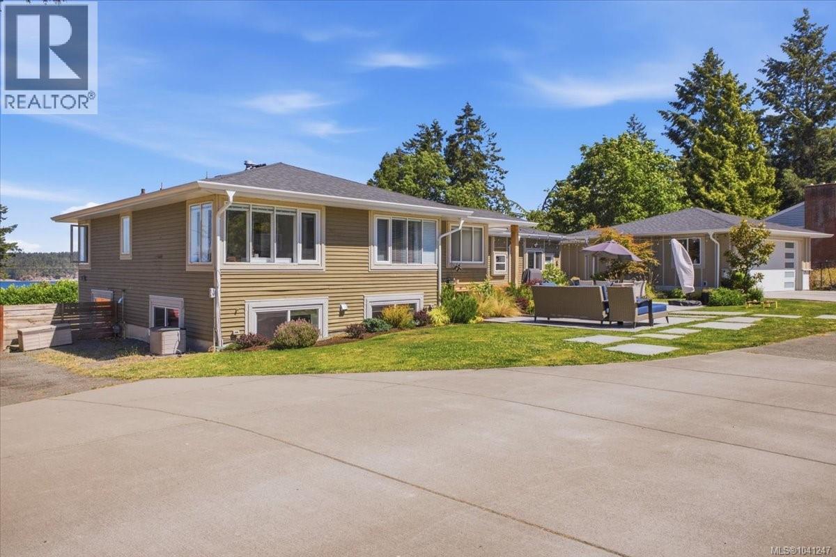 2565 Departure Bay Rd - 8