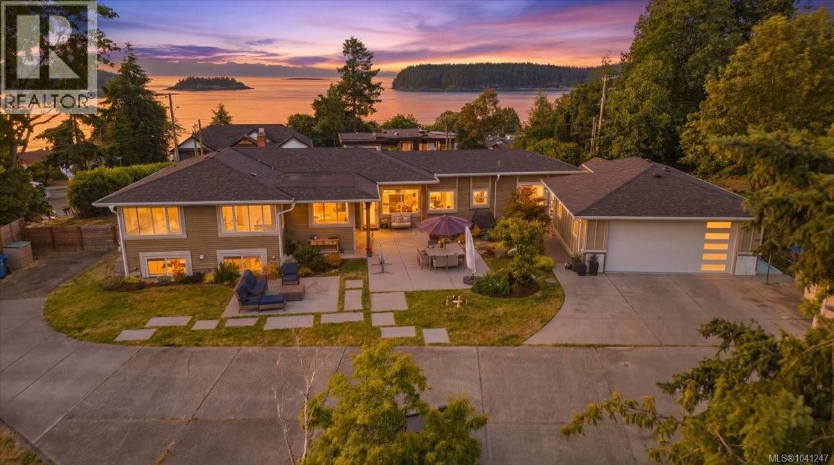2565 Departure Bay Rd - 1
