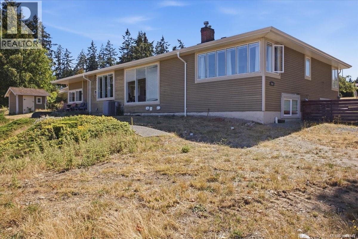 2565 Departure Bay Rd - 17