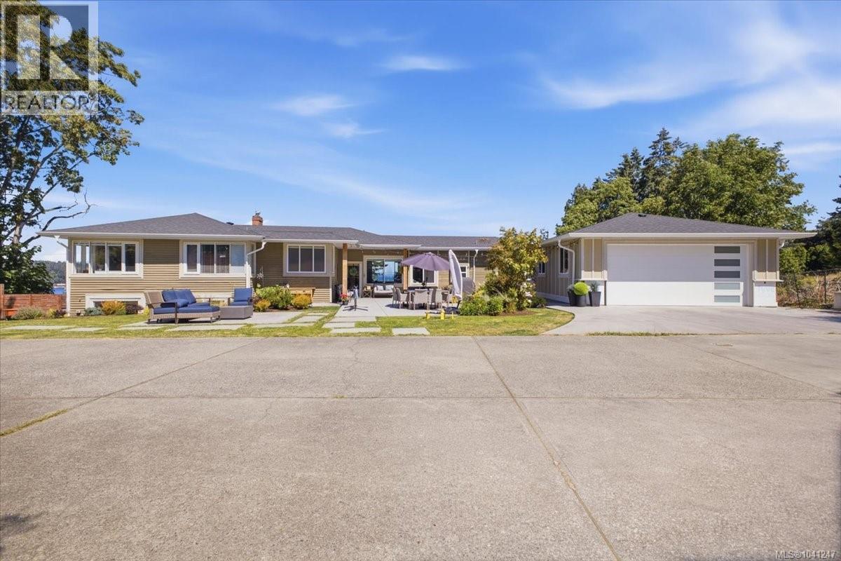 2565 Departure Bay Rd - 6