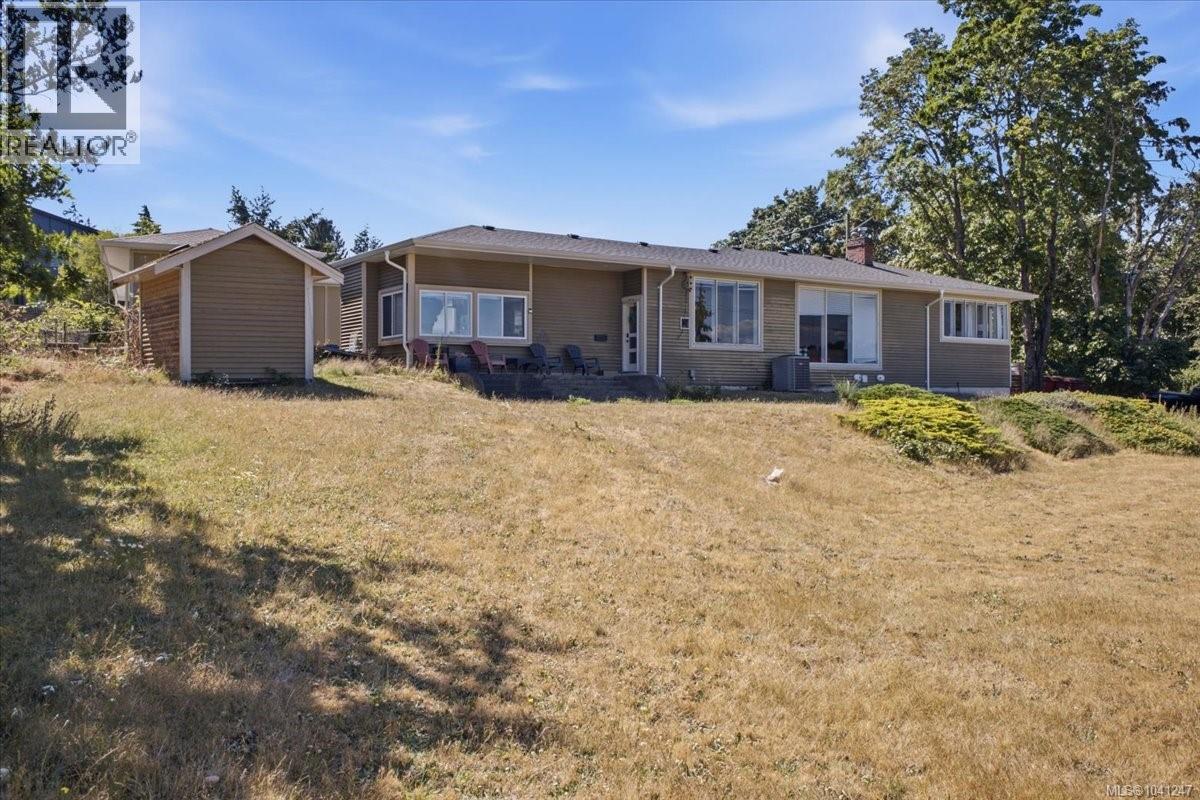 2565 Departure Bay Rd - 18