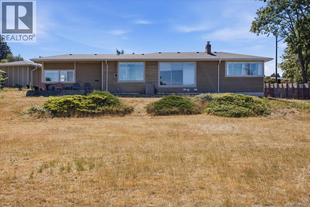 2565 Departure Bay Rd - 19